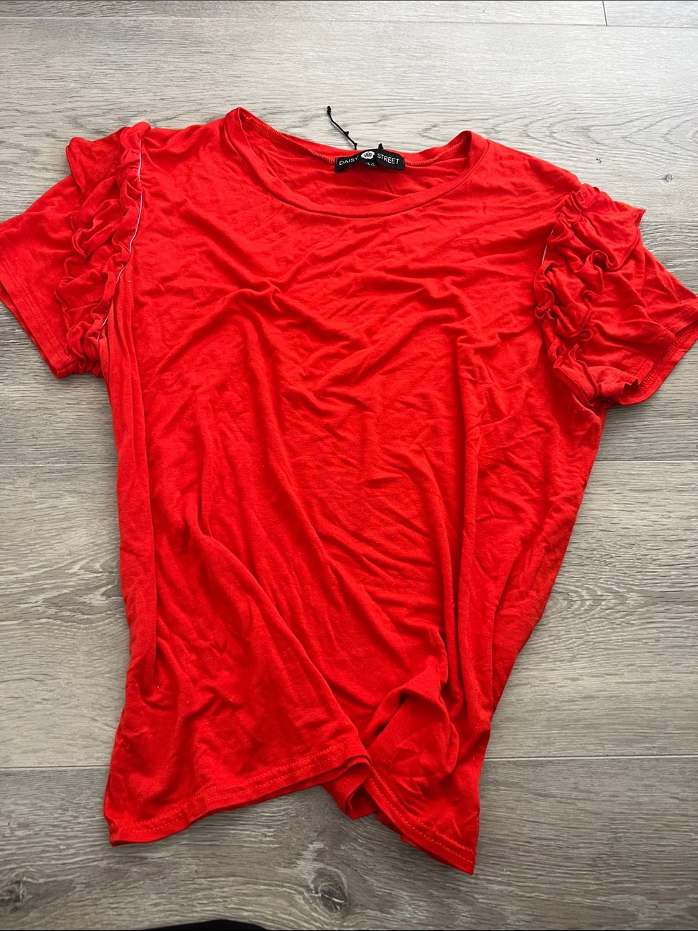 Love Tree Red Short Sleeve Ruffle Sleeve Tee